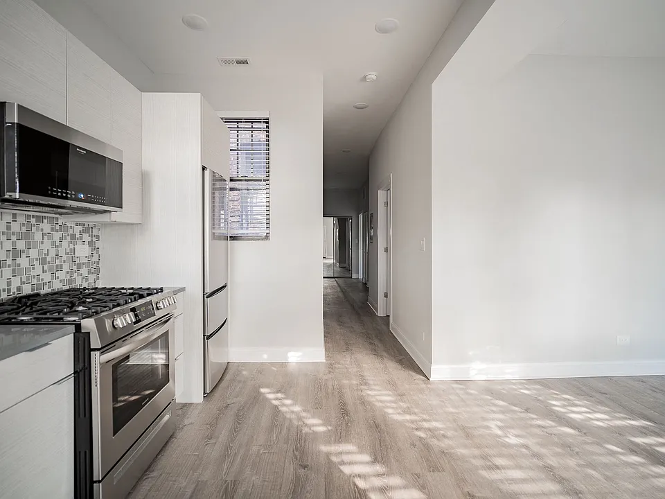 3032-42 N. Milwaukee/2989-93 N. Lawndale