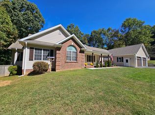 223 Oakside Dr, Hillsville, VA 24343