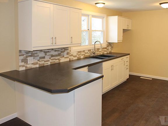 5th image of 845 Halverson St