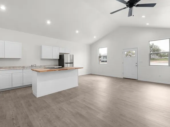 872 Waco, Kingsland, TX 78639