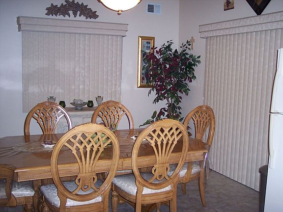 Dining area in Kitchen