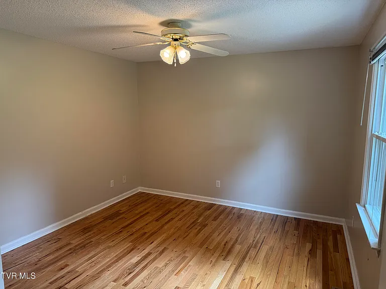 2503 Lakeview Dr #13 — Photo 10