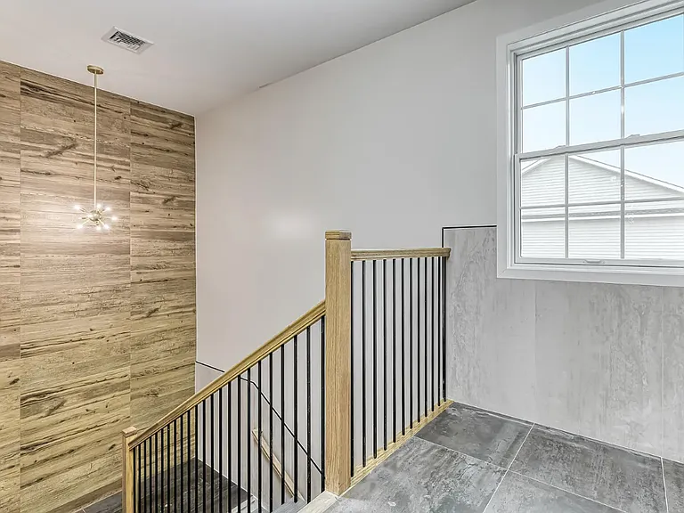 129 Spring St — Photo 21