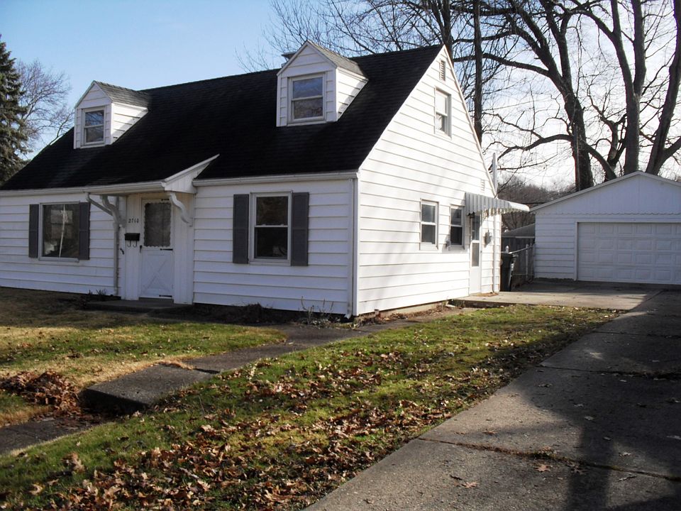 1st image of 2710 Southeast Dr