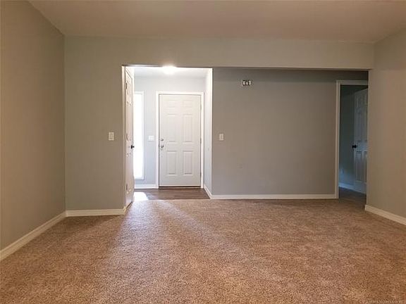2nd image of 1228 S Hickory Pl