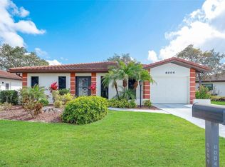 6004 Vivienda Dr #8, Bradenton, FL 34207