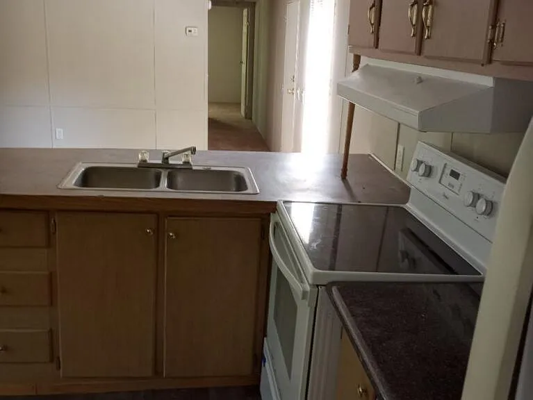 Glass top stove.. double sink