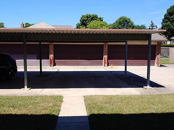 4th image of 7833 Betsy Ross Cir
