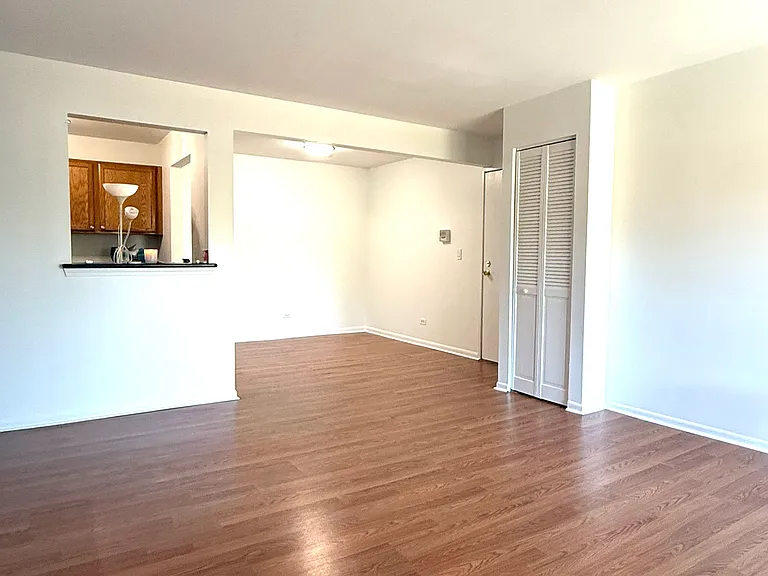 840 N Lakeside Dr #3B — Photo 2