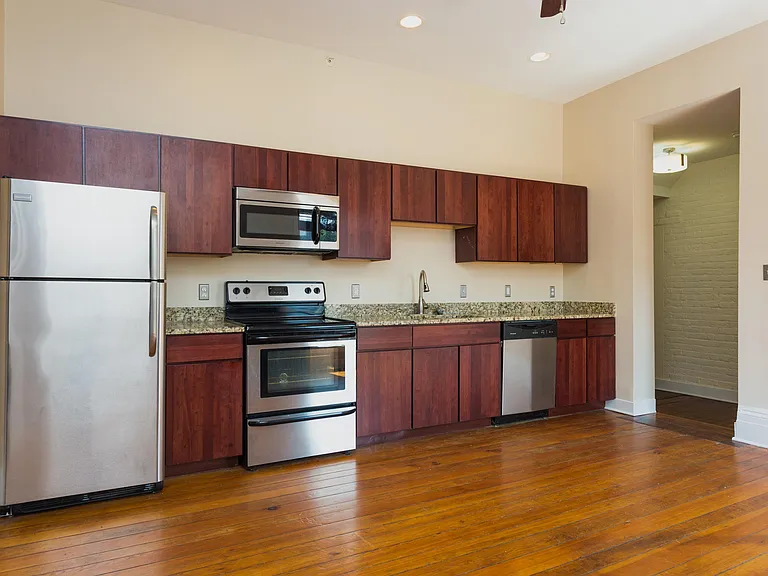 20 W Marshall St #2 — Photo 1