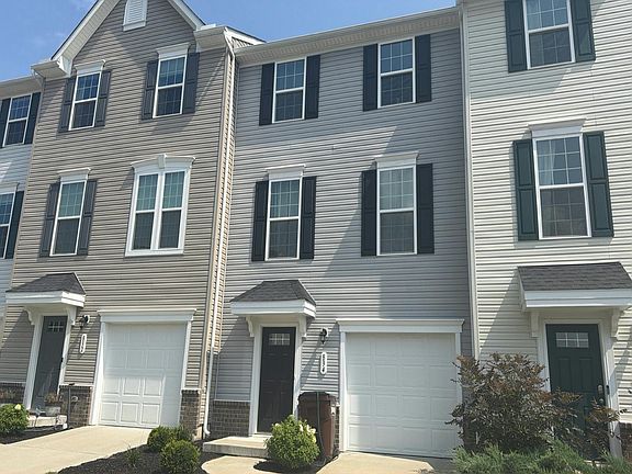 2nd image of 834 Blackcomb Dr