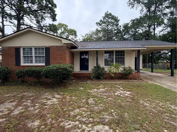 1982 Aspen Cir, Fayetteville, NC 28304