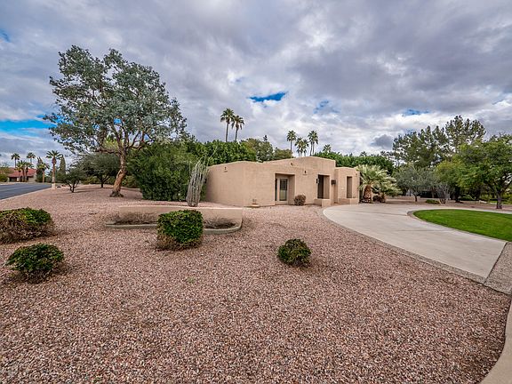 3rd image of 520 E Cercado Ln