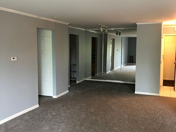 5th image of 2150 Valencia Dr APT 205