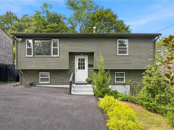26 Traver Ave, Johnston, RI 02919
