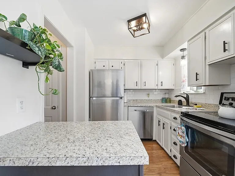 2522 S Florence Ave #2 — Photo 5