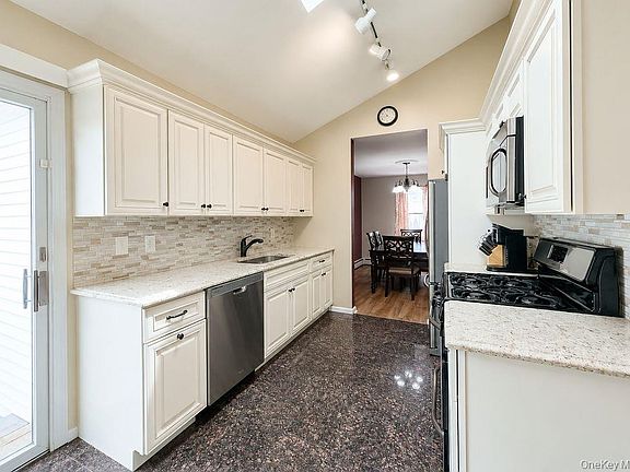 2nd image of 31 Westwood Drive