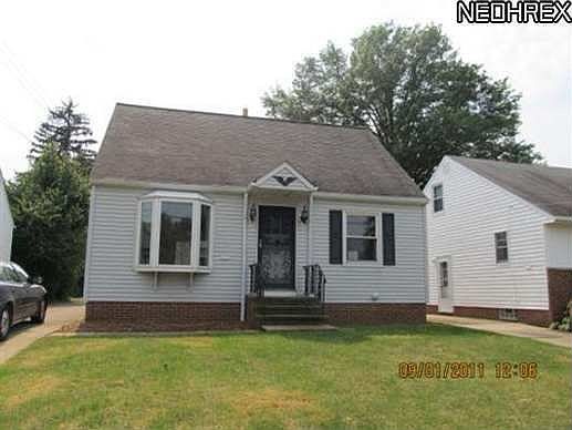 1st image of 320 Marion Dr