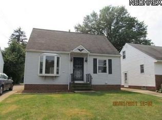 320 Marion Dr, Bedford, OH 44146