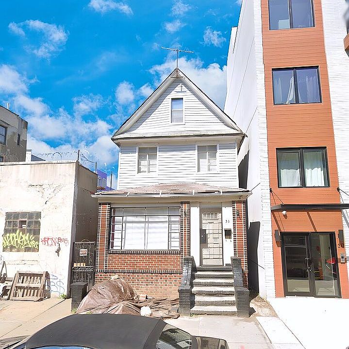 1st image of 32 E 29th St