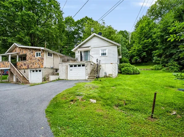 2242 Edgewood Ave, Palmer, PA 18045