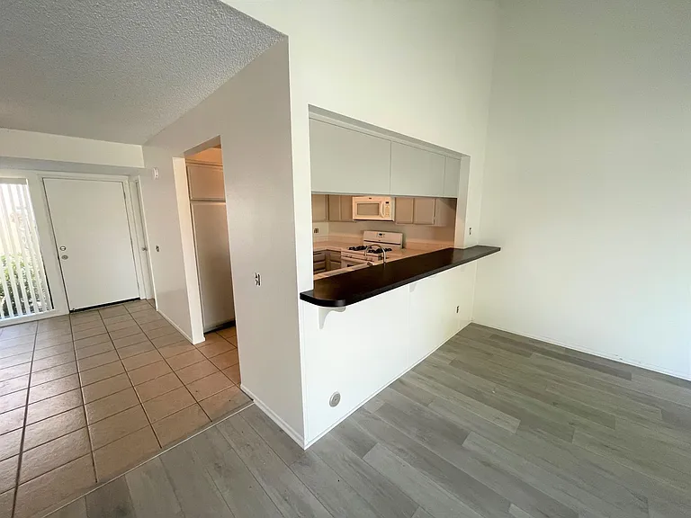 10428 Boulder Ct — Photo 8