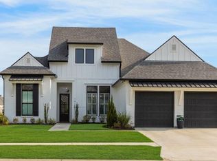 101 Windmill Palm Ln, Youngsville, LA 70592