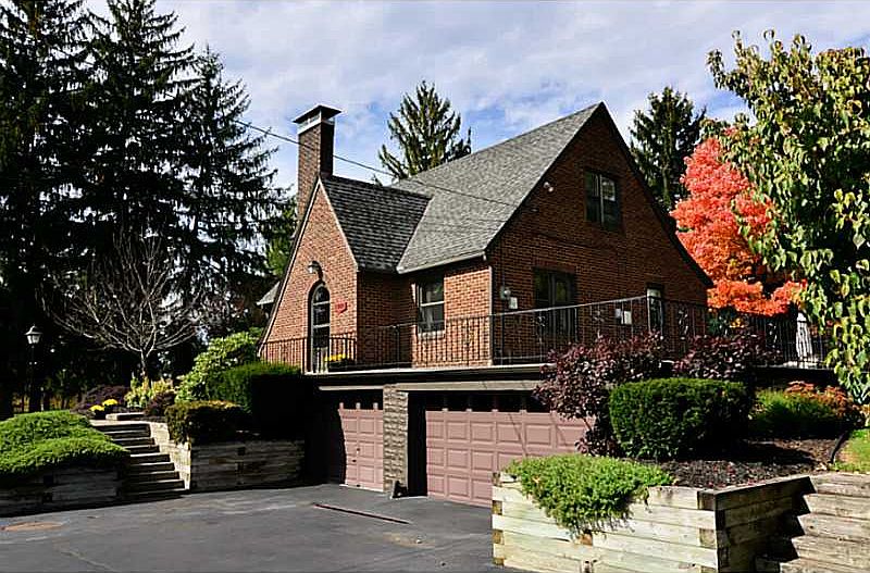 2nd image of 1203 Burchfield Rd