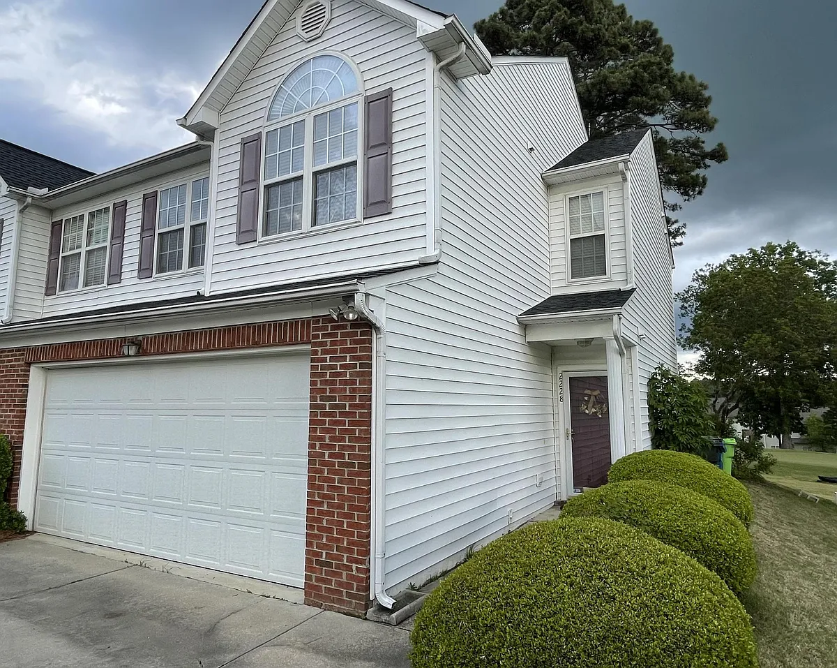 Building Photo - 2228 Castle Pines Dr