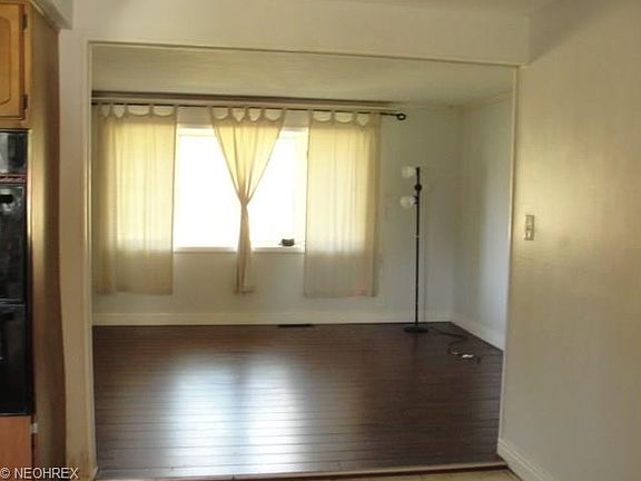 2nd image of 1428 Laurel Dr