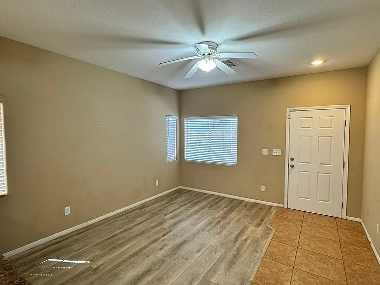917 Blushing Rose Pl — Photo 3