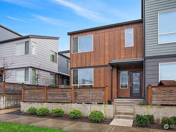 2nd image of 32712 Hemlock Avenue SE
