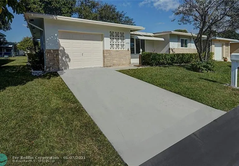 6955 NW 12th St — Photo 1