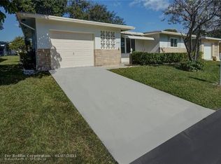 6955 NW 12th St, Margate, FL 33063
