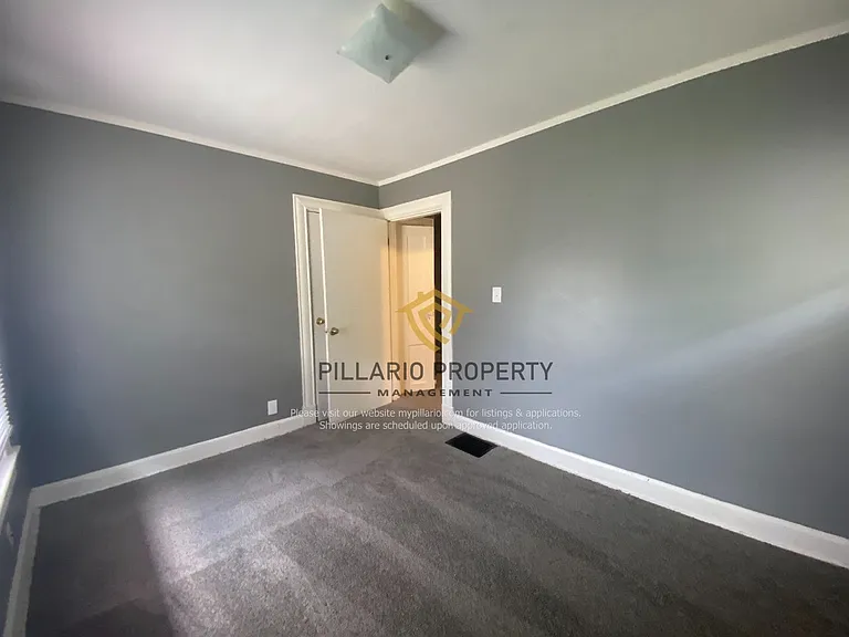 916-918 Fairfield Ave — Photo 14