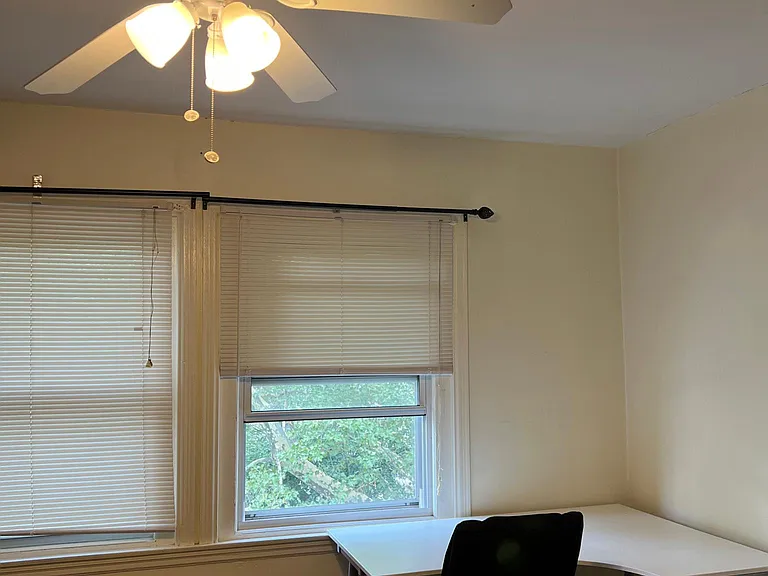 4246 Spruce St — Photo 3