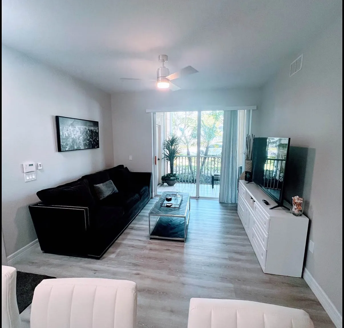 9055 Colby Dr — Photo 4