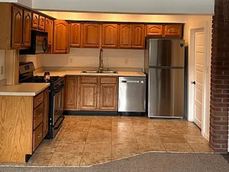 576 Greenville Tpke — Photo 11