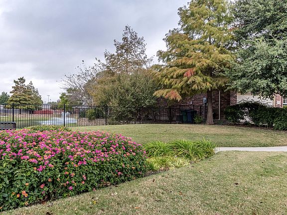 4th image of 3312 Willow Springs Dr