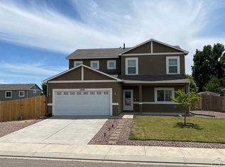 1808 Kingfisher Ln, Pueblo, CO 81008