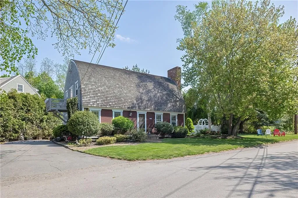 3 bed, 2.0 bath, 2128 sqft, $3,500 — Photo 2