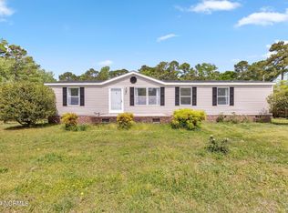 300 Pond View Ct, Hampstead, NC 28443