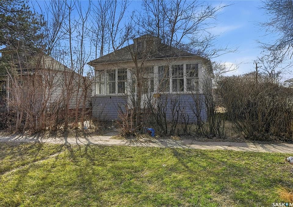 1st image of 1284 3rd AVENUE NE