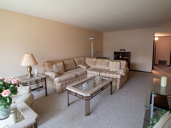 3rd image of 10418 S Pulaski Rd APT 204C