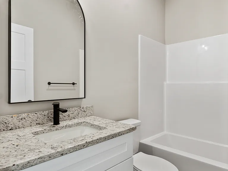 1221 Parkstone Dr NW — Photo 33