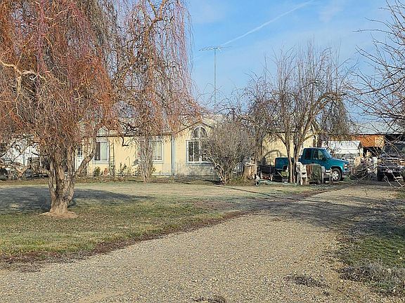 2nd image of 956 Haas Rd