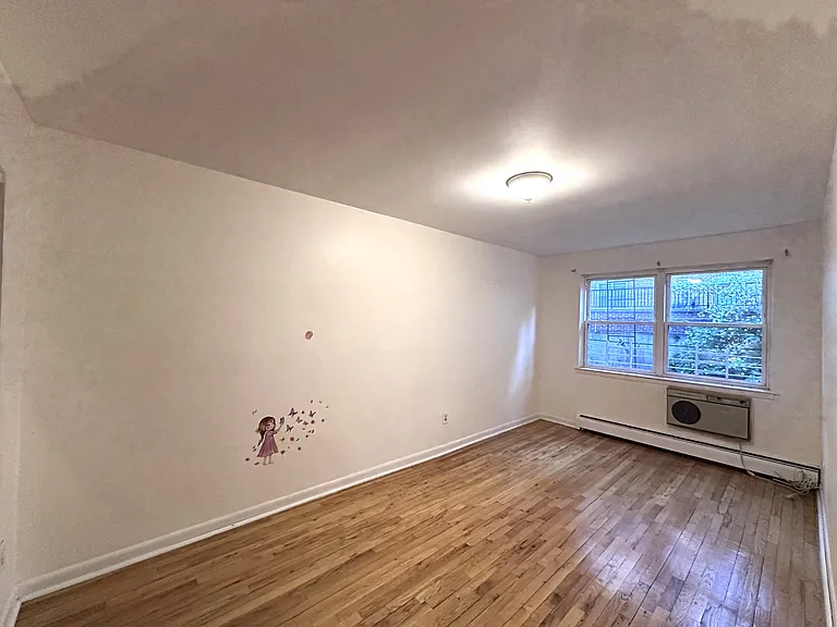 83-24 Talbot St #1 — Photo 4