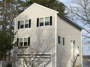 23 W Shore Rd, Merrimac, MA 01860