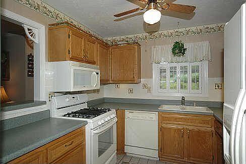 3rd image of 1505 Country Park Dr SE