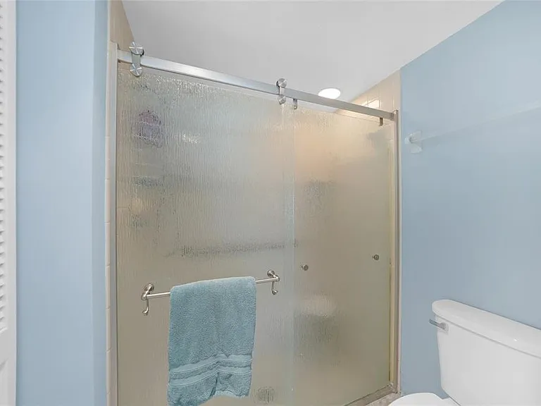 240 Lewis Cir #513 — Photo 14